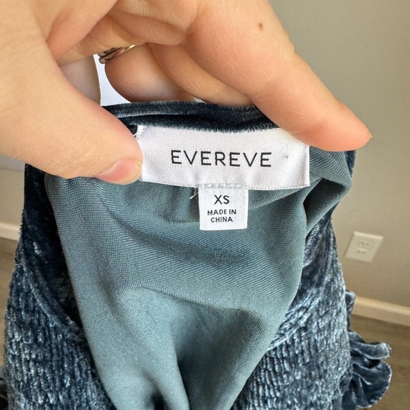 Evereve Absolutely Yana Teal Velvet Ruffle Blouse Womens XS Luxe Preppy - Picture 7 of 7